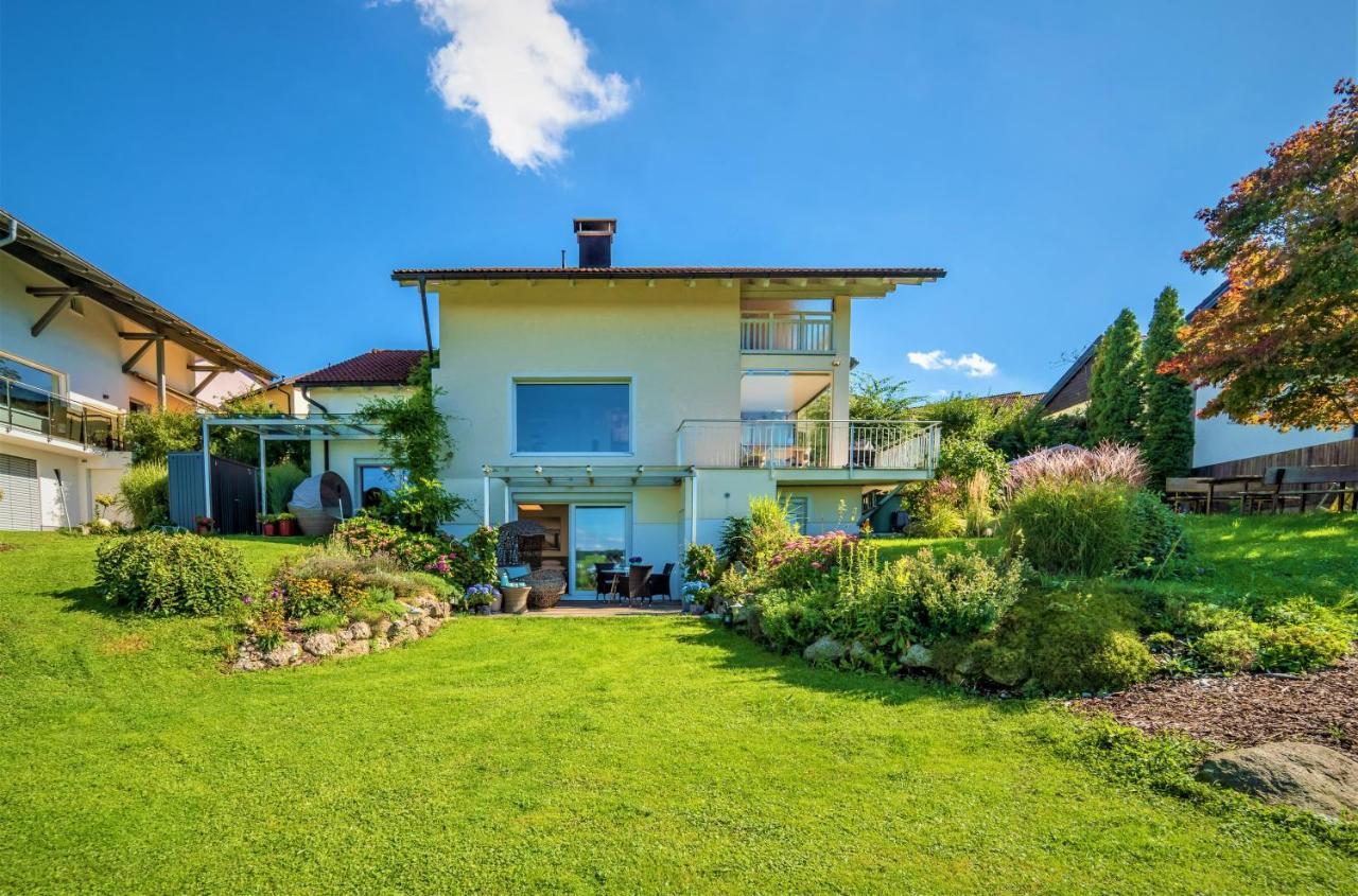 Haus Am Weinberg II Apartment Seekirchen am Wallersee Bagian luar foto