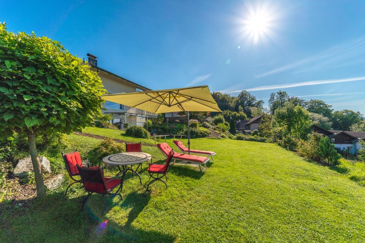 Haus Am Weinberg II Apartment Seekirchen am Wallersee Bagian luar foto