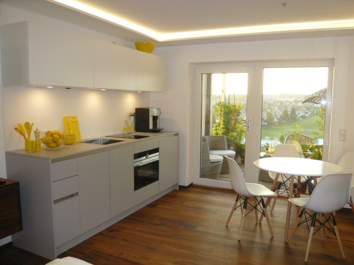 Haus Am Weinberg II Apartment Seekirchen am Wallersee Bagian luar foto