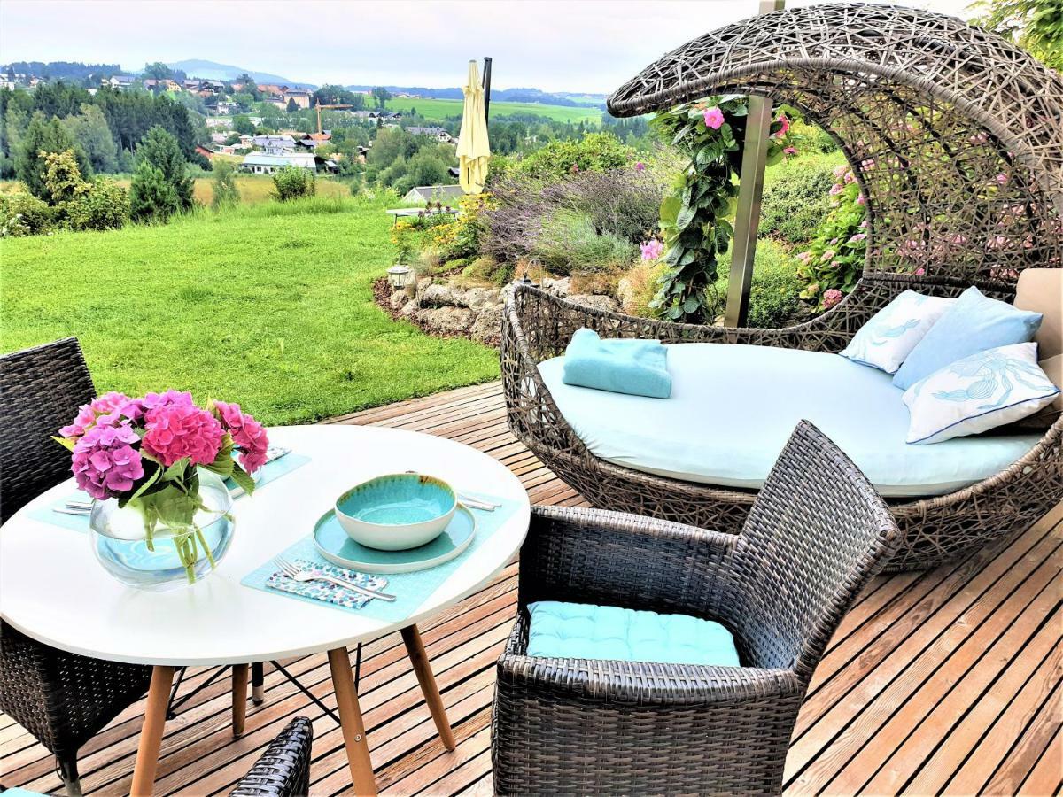 Haus Am Weinberg II Apartment Seekirchen am Wallersee Bagian luar foto