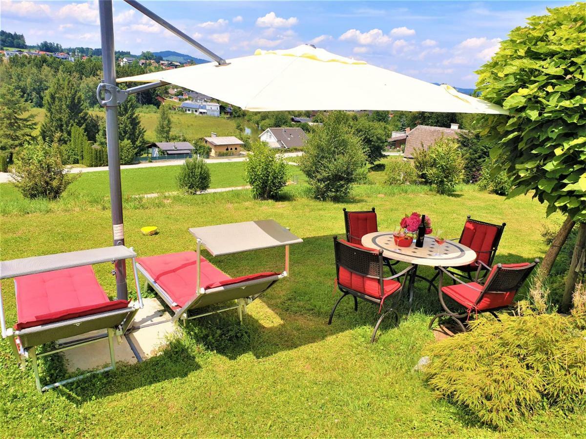 Haus Am Weinberg II Apartment Seekirchen am Wallersee Bagian luar foto