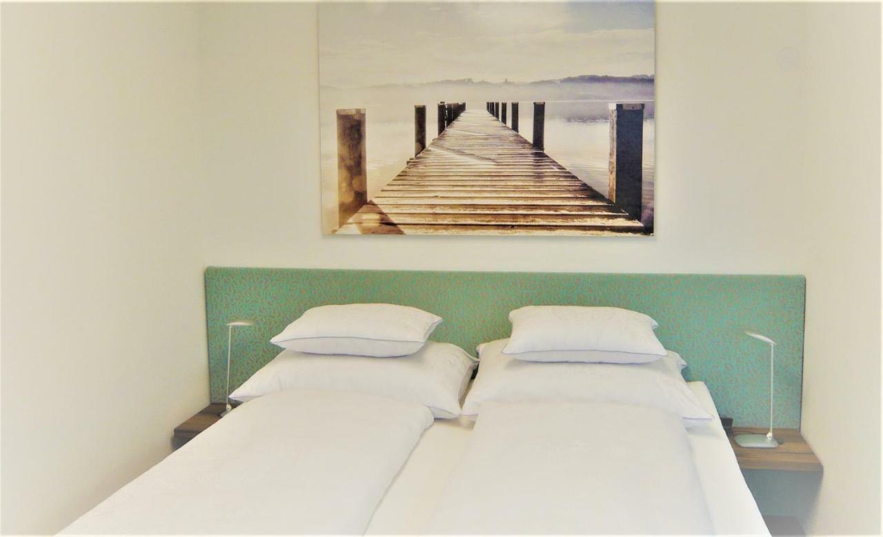 Haus Am Weinberg II Apartment Seekirchen am Wallersee Bagian luar foto