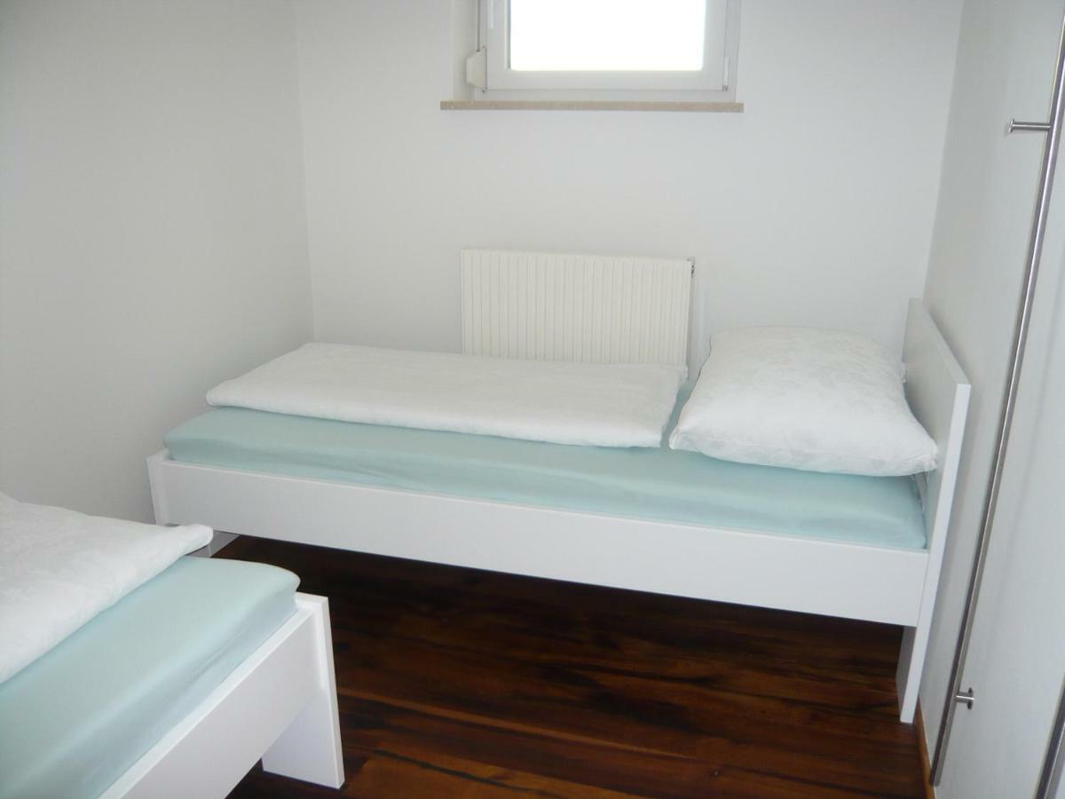 Haus Am Weinberg II Apartment Seekirchen am Wallersee Bagian luar foto